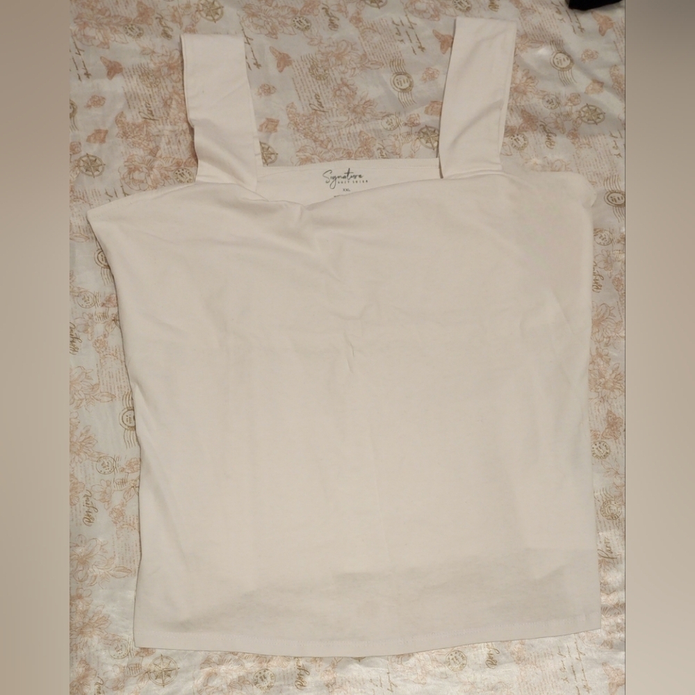 🌺Suzy Shier White Camisole Top